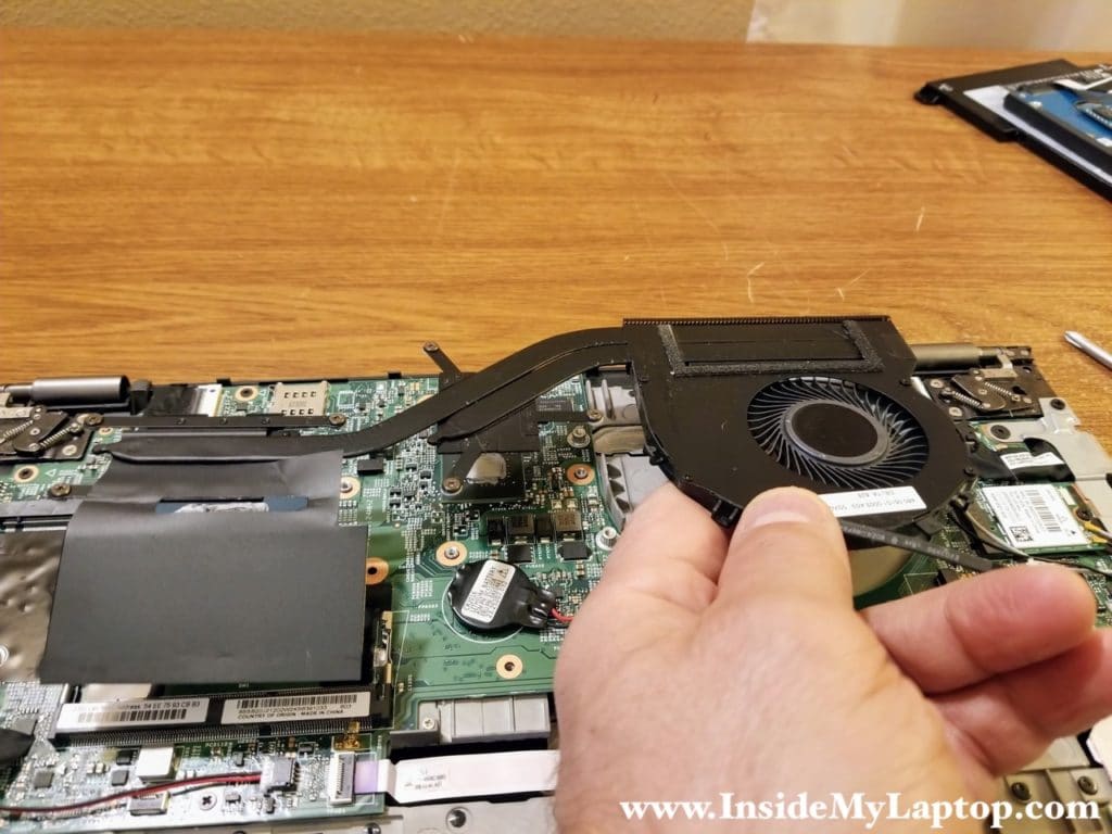 Lift up and remove the heatsink/fan assembly.