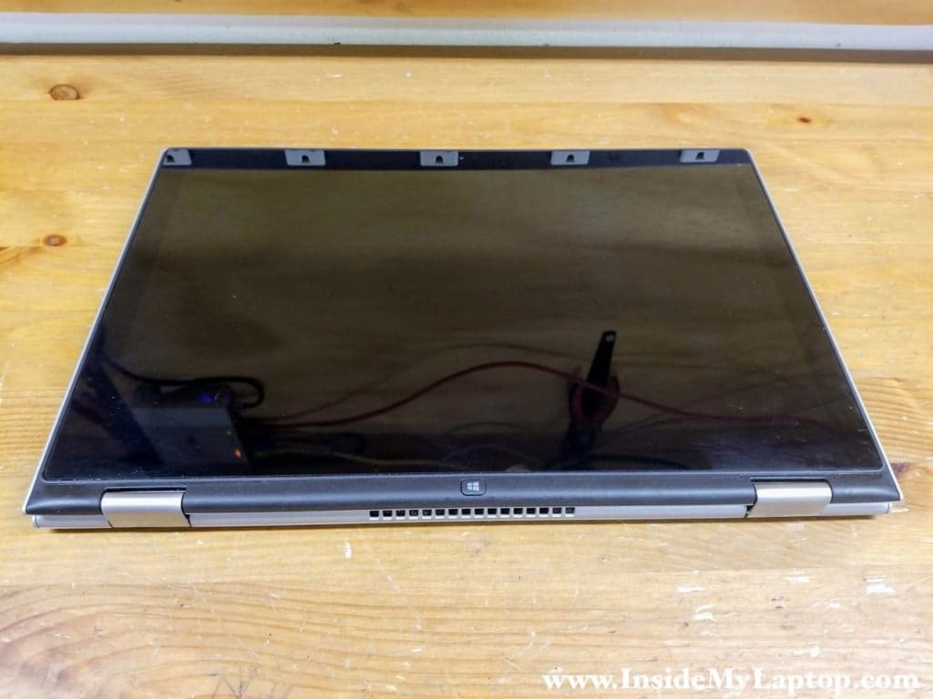 Dell Inspiron 13 7000 2-in-1 7347 7348 7352 7353 7359 folded in tablet mode.